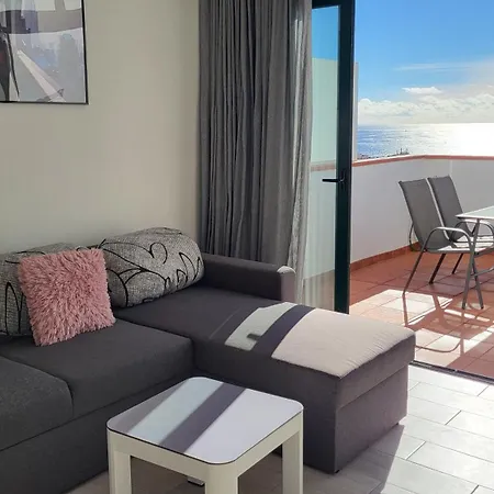 Fantastic Flat With Ocean View شقة *